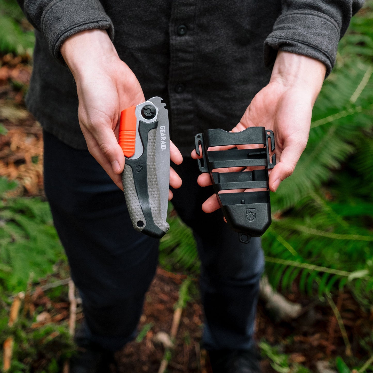 Skara Camp Saw with Sheath